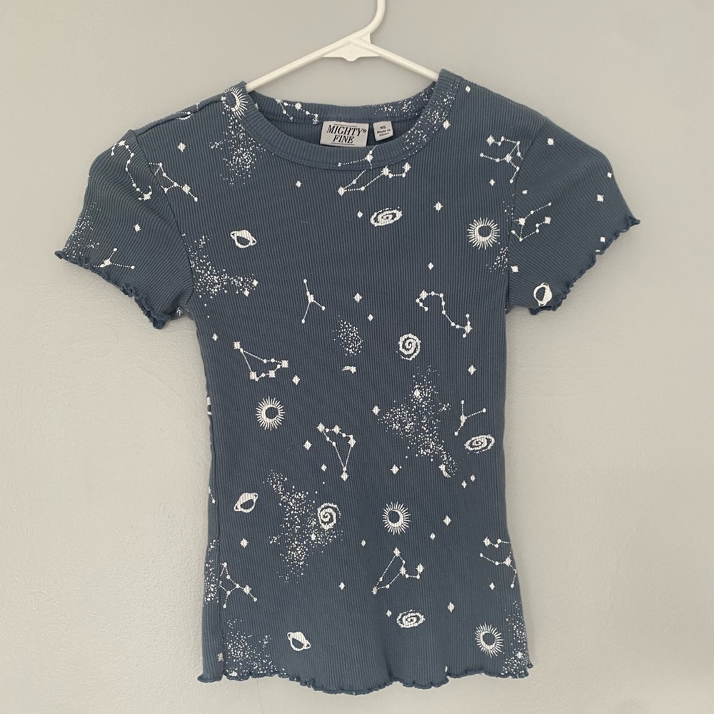 mighty fine juniors XS lettuce Hem galaxy t shirt
